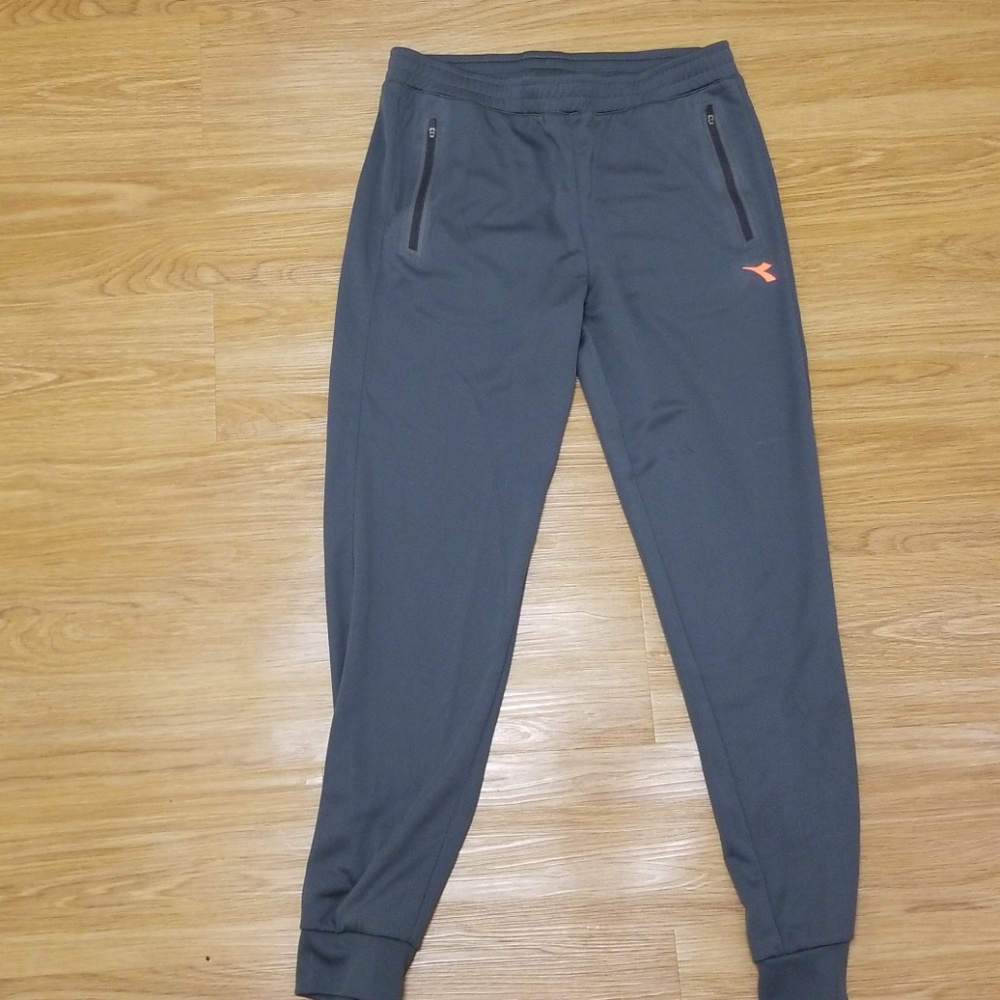 NOT FOR SALE APP WONT ALLOW ME TO DELETE